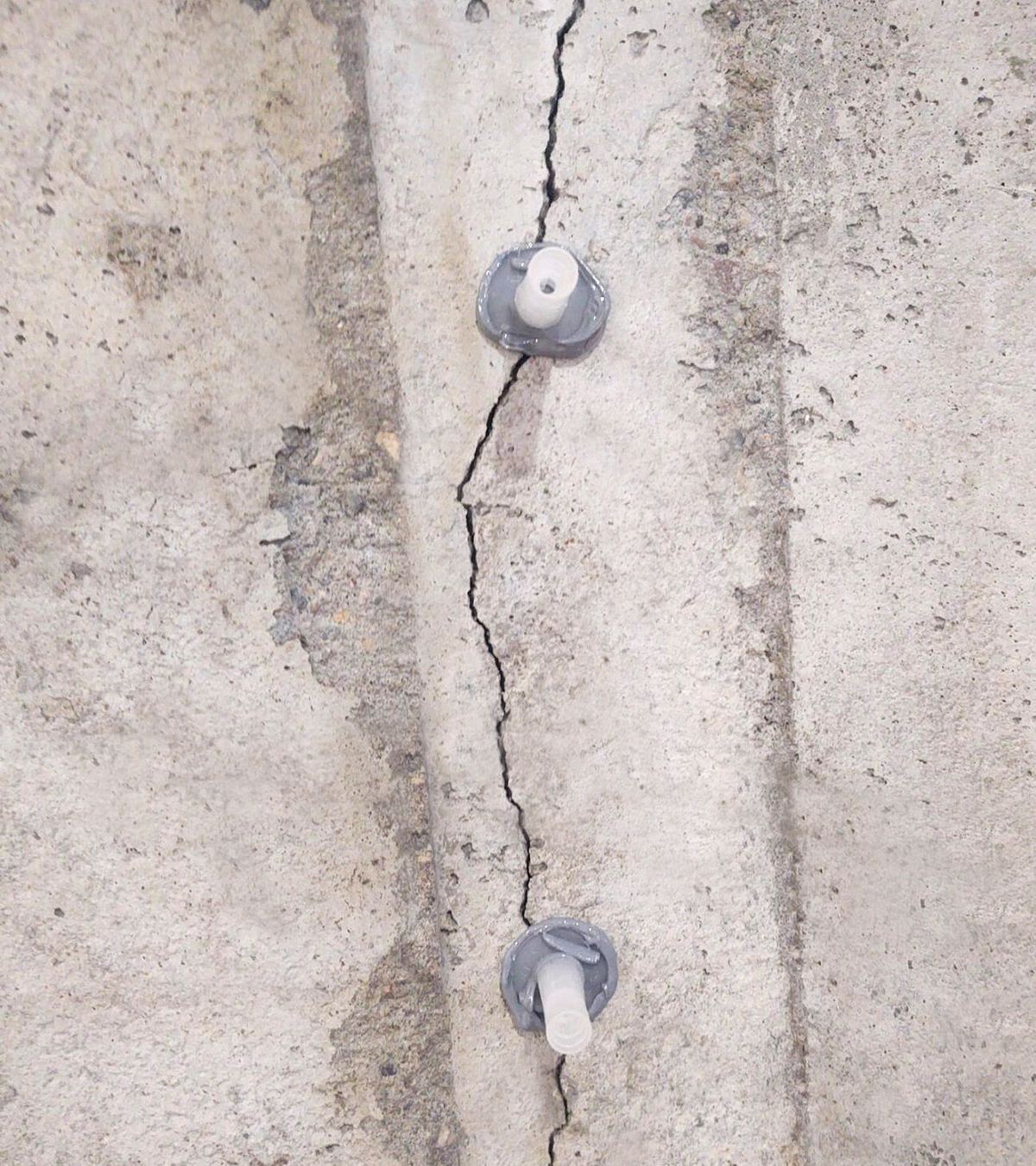 Leaking Crack Repair